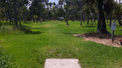 Reed Canal Park, Main course, Hole 11 Tee pad