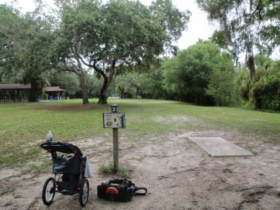 USF Riverfront Park, Main course, Hole 2 Tee pad