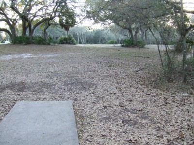 USF Riverfront Park, Main course, Hole 6 Tee pad